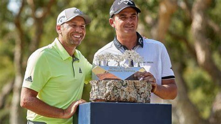 Christiaan Bezuidenhout Wiki, age, height, nationality, caddie, ranking, wins, Instagram, career earnings, net worth 1 bezuidenhout 1920 andaluciamasters19 d4 trophy