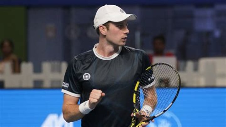 Botic van de Zandschulp age, wife, children, parents, college, pronounciation, prediction, world ranking, net worth 1 Botic van de Zandschulp