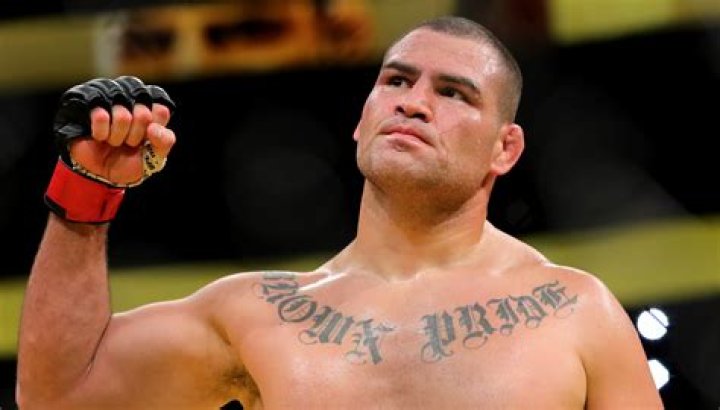 Cain Velasquez family, wife, children 1 Cain Velasquez