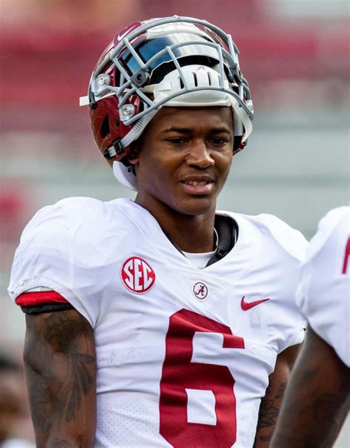 DeVonta Smith height and weight – Measurement in meters, feet, KG and Ibs 1 devonta