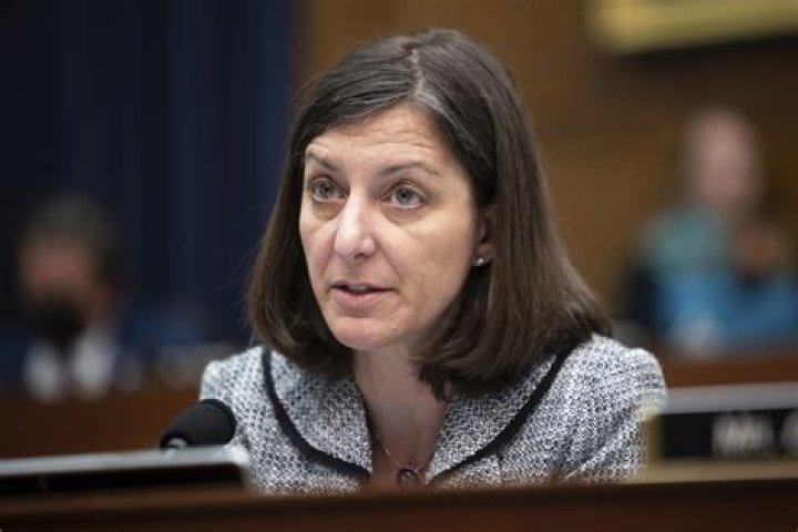 Elaine Luria 1200x675