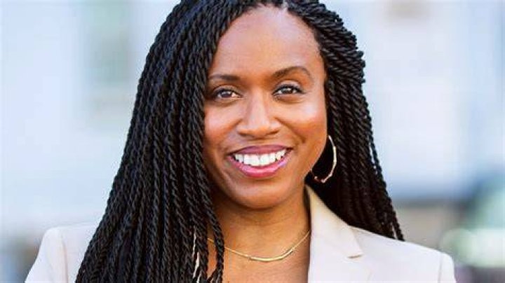 Who is Ayanna Pressley father Martin Pressley? Wiki, age, nationality, career, family 1 elle ayanna pressley 1535562310