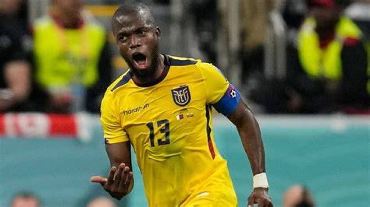Who is Enner Valencia wife Sharon Escobar? 1 Enner Valencia