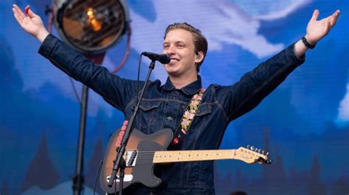 George Ezra family: Wife, children, parents, siblings 1 George Ezra