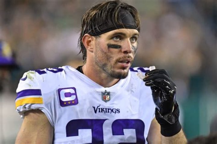 Harrison Smith height and weight – Measurement in meters, feet, KG and Ibs 1 Harrison Smith