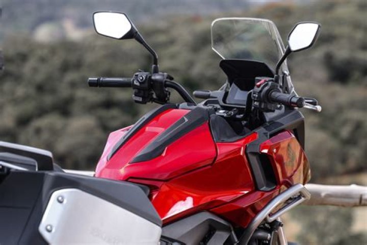 image 750x 60d1c36ae810b 735x400 1