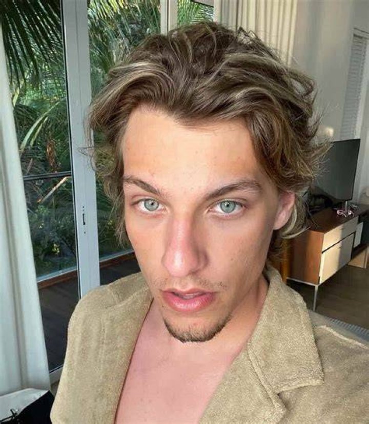 jake-hanson-age-height-ethnicity-family-college-40-time-draft-trade-net-worth-instagram