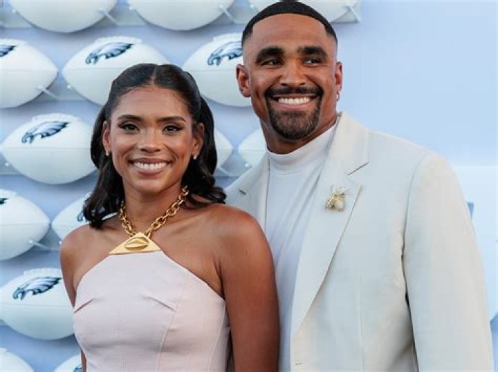 Jalen Hurts family, wife, children, parents, siblings 1 jalen-hurts-family-wife-children-parents-siblings