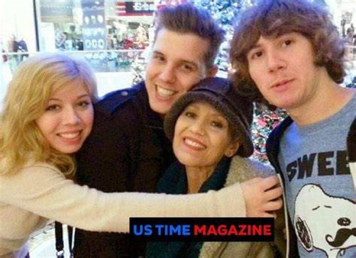 Jennette McCurdy siblings Dustin McCurdy Marcus McCurdy Scott McCurdy