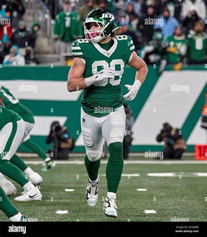 Jeremy Ruckert contract, salary and net worth explored 1 Jeremy Ruckert NY Jets Contract Jersey 2022 1536x864 1