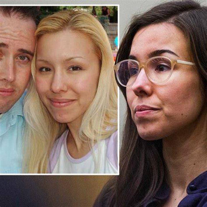 Jodi Arias, left, looks on next to her attorney, Jennifer Willmott, right, during her sentencing in Maricopa County Superior Court, April 13, 2015 in Phoenix. 