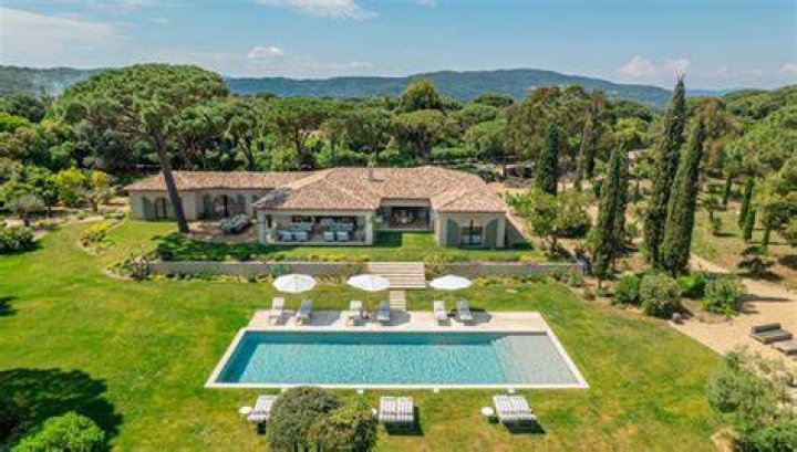 Lionel Messi house: Where does Lionel Messi live in Paris? 1 0 JS245387316