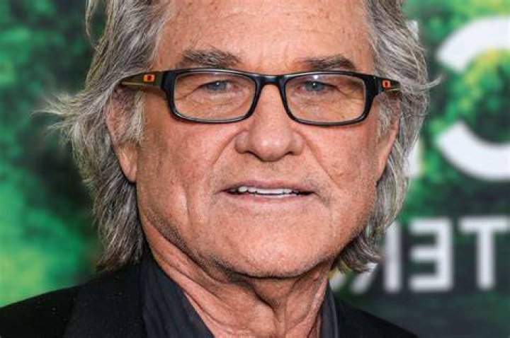 Kurt Russell looking off-screen in 'The Thing'