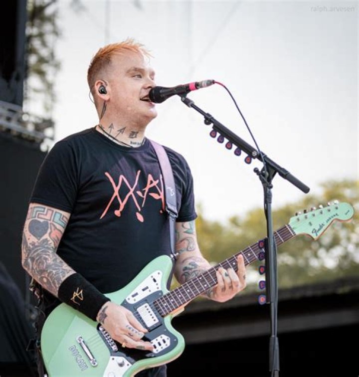 Matt Skiba parents: Meet Joan Skiba, Thomas Skiba 1 Matt Skiba 1