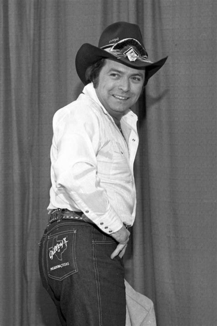 Is Mickey Gilley still alive today? Did Mickey Gilley pass? 1 mickey gilley