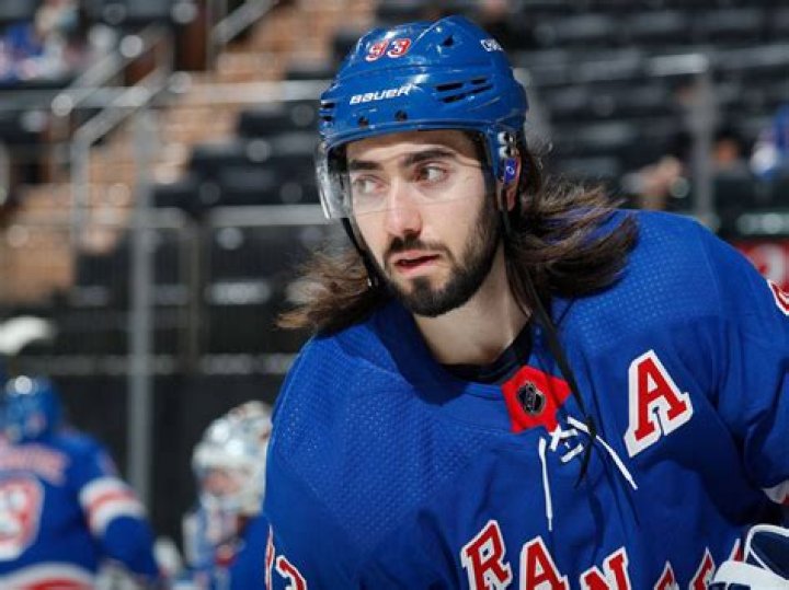 Does Mika Zibanejad have children? 1 Mika Zibanejad