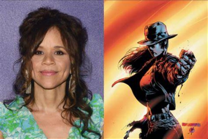 Renee Montoya (Rosie Perez) raises her fists for a fight in Birds of Prey