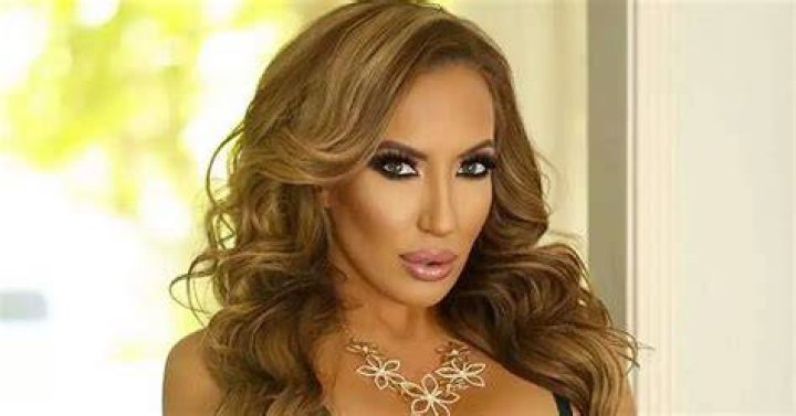 Richelle Ryan 3