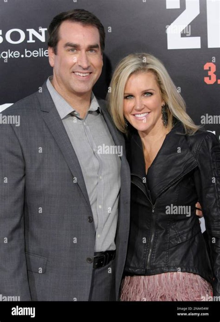 Rob riggle with his wife and children