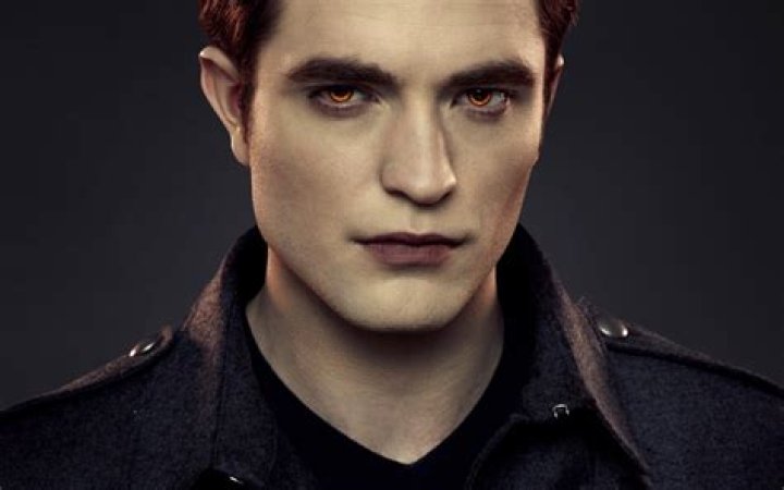Robert Pattinson wife: Is Robert Pattinson married to Suki Waterhouse? 1 Robert Pattinson