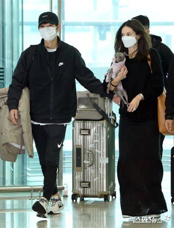 Song Joong-Ki and Katy Saunders
