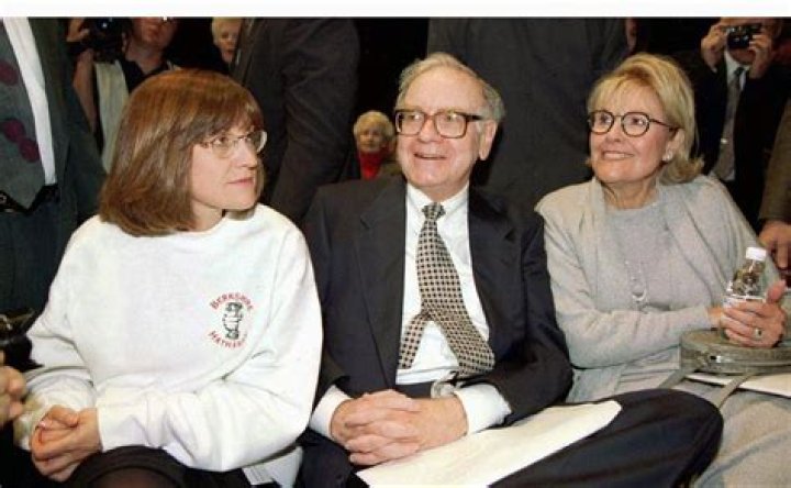 Susan Buffett cause of death Did Warren Buffetts wife have a stroke