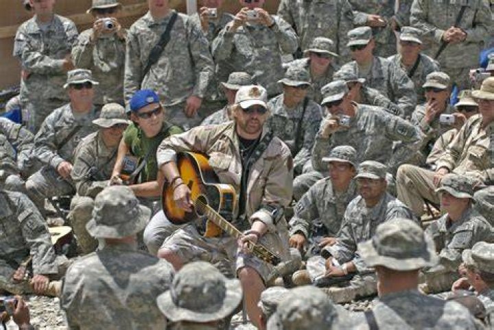 Toby Keith military USO