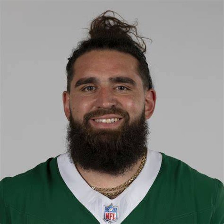 Where did Tyler Conklin go to college? Did Tyler Conklin play college football? 1 Tyler Conklin contract, salary and net worth explored